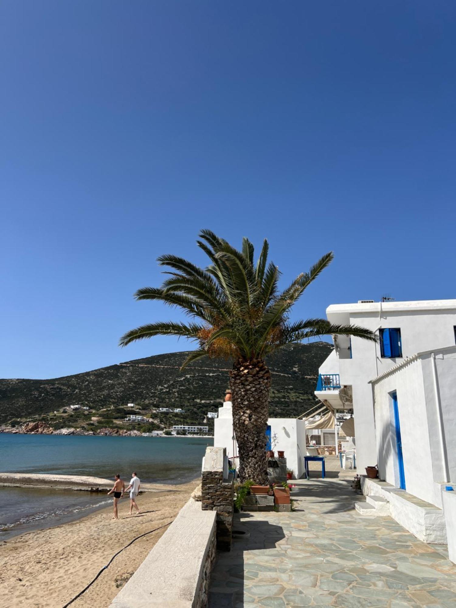 Ξενοδοχείο με διαμερίσματα Petradi Sifnos
